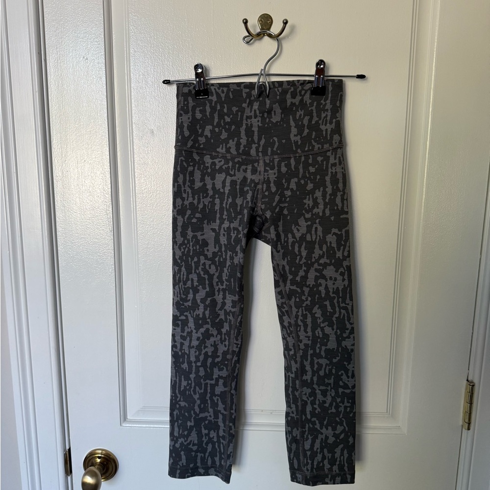 Gray Patterned Lululemon cropped Leggings